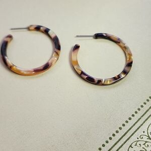 Stylish Acrylic Tortoise Shell Style Hoop Earrings